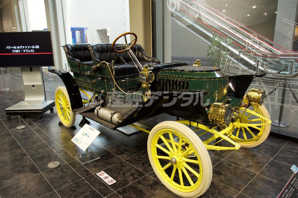 スタンレー・スチーマーモデルＥ２（１９０９年・米）。トヨタ博物館