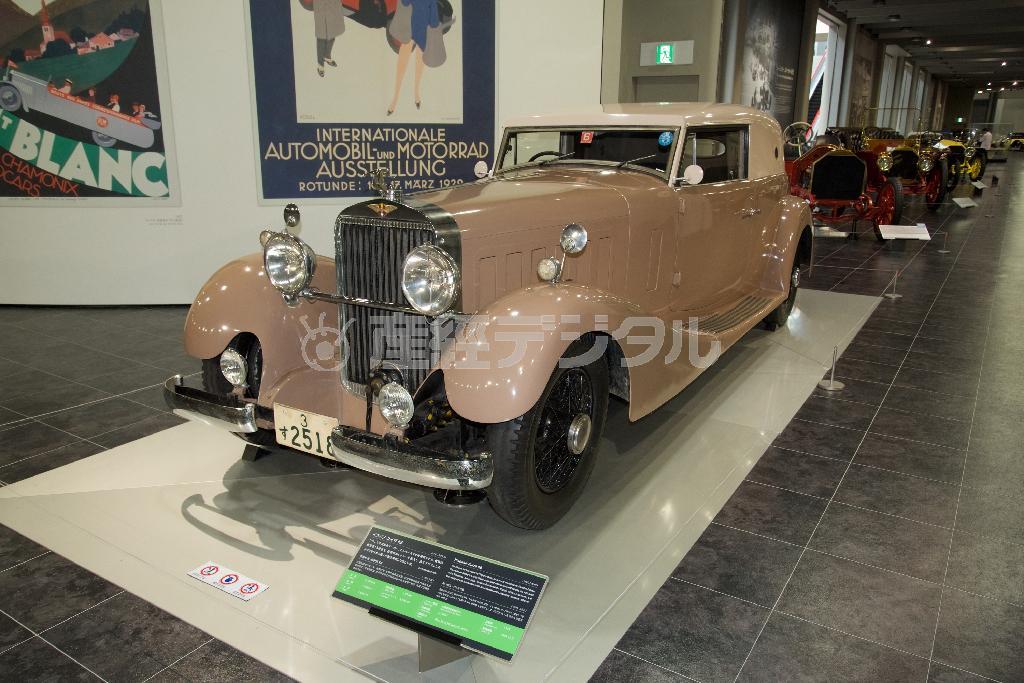 佐賀の鍋島家当主、鍋島直泰氏がシャシーで購入し自らボディーをデザイン、日本の職人に製作・架装させた珍しい一台。イスパノスイザ・Ｋ６（１９３５年・仏）。トヨタ博物館