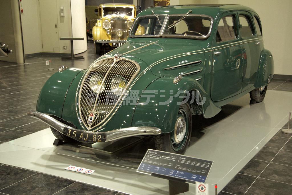 プジョー・４０２（１９３８年・仏）。トヨタ博物館