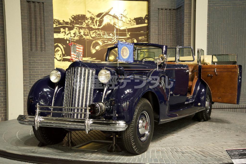 パッカード・トゥエルヴ“ルーズヴェルト専用車”（１９３９年・米）。トヨタ博物館