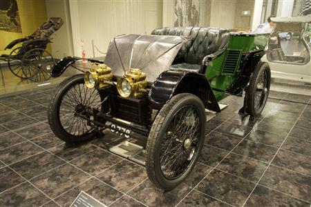 ランチェスター（１９０４年・英）。トヨタ博物館