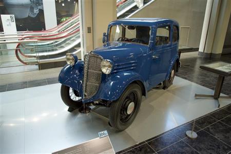 筑波号東京自動車製造株式会社製（１９３５年・日本）。トヨタ博物館