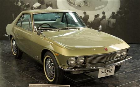 初代は全長４ｍ弱、幅は１．５ｍちょいとかなりコンパクトだった。ニッサン・シルビアＣＳＰ３１１型（１９６６年・日）。トヨタ博物館
