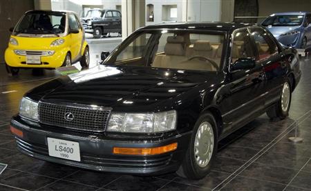 走行性能と快適性を高い次元で両立。その後の世界各社の高級車開発にも大きな影響を与えたレクサス・ＬＳ（ＬＳ４００）（１９９０年・日）。トヨタ博物館
