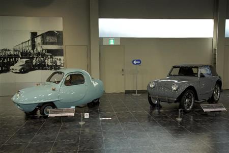 同じ頃日本では…左からフジキャビン・５Ａ型（１９５５年・日）、フライングフェザー（１９５５年・日）。トヨタ博物館