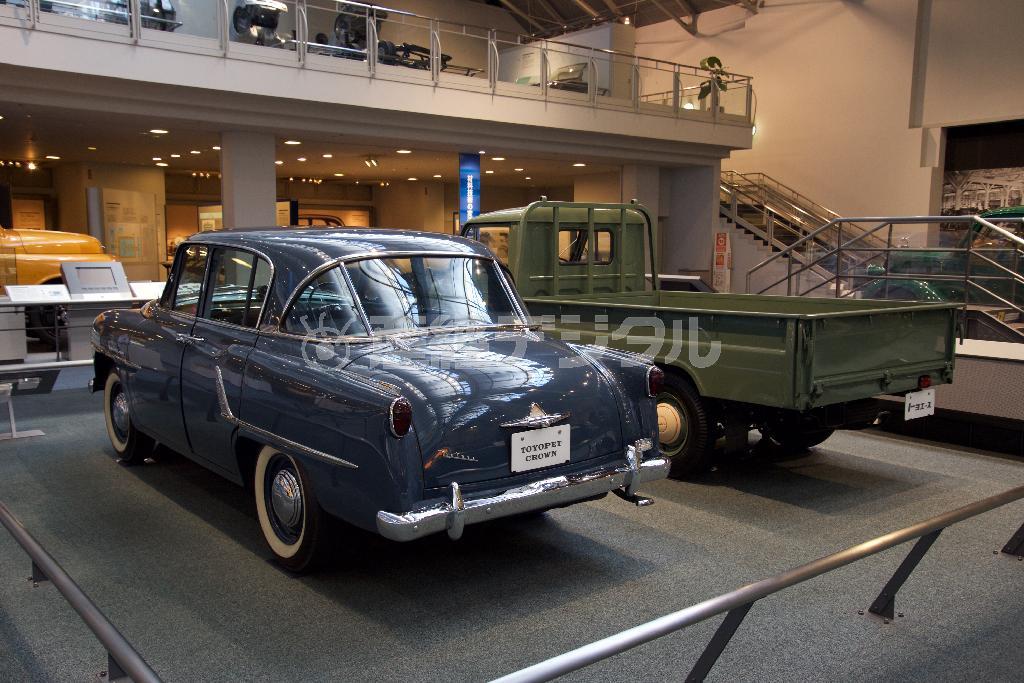 たまにはバックショットをお楽しみあれ。トヨタ産業技術記念館