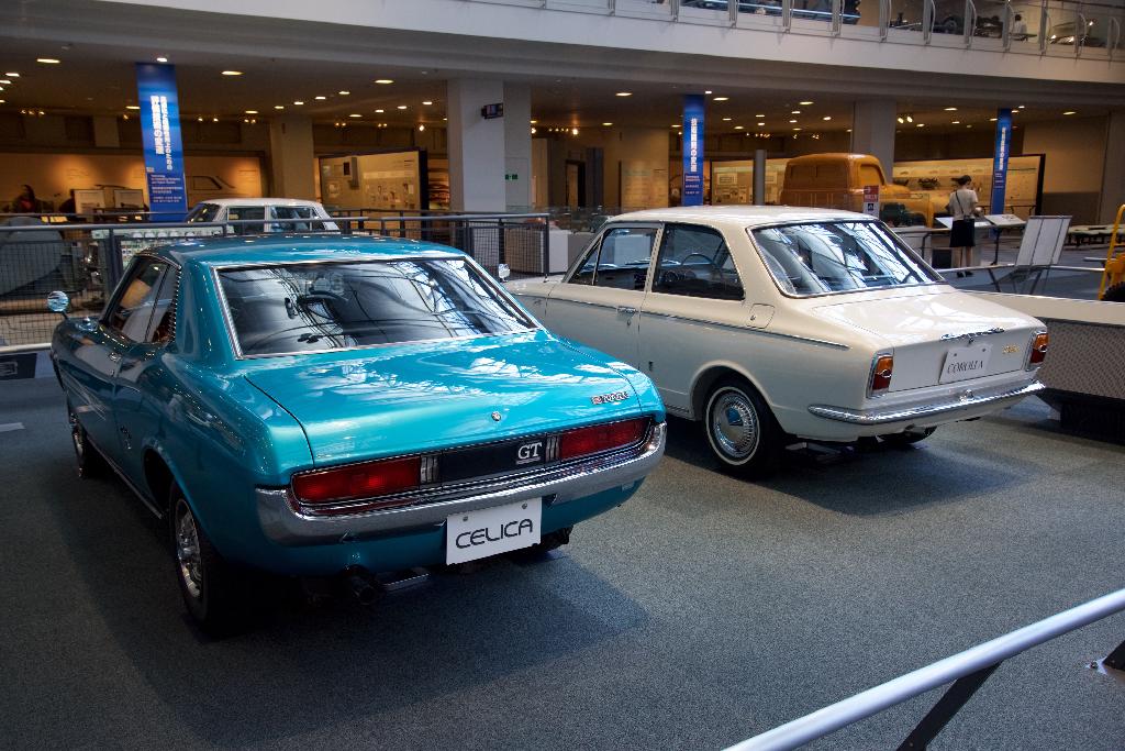 いいクルマは背中が語るもんです。多分。トヨタ産業技術記念館