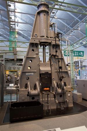 ２トンドロップハンマー。トヨタ産業技術記念館
