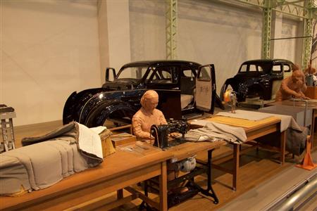 シート、内張の縫製。トヨタ産業技術記念館