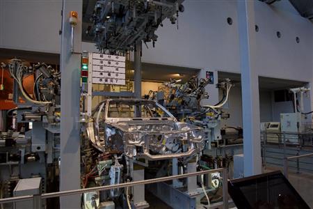 溶接完了、クルマらしい形に。トヨタ産業技術記念館