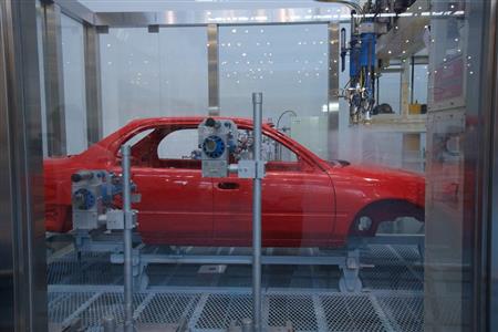 ボディーの上塗り自動塗装装置。トヨタ産業技術記念館