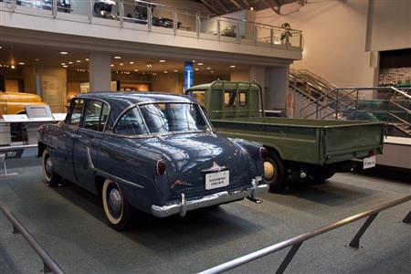 たまにはバックショットをお楽しみあれ。トヨタ産業技術記念館