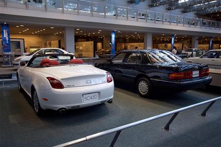 左はレクサスＳＣ、右がここまでパーツ登場ばっかりだった初代セルシオ。トヨタ産業技術記念館