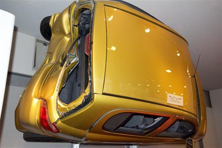 ヴィッツの衝突実験車。追突されても後席のスペースは保たれている。トヨタ産業技術記念館