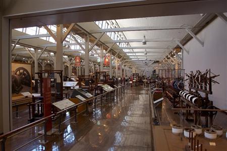 お隣、繊維機械館の様子。タイムスリップ感はこちらのほうが強いかも。トヨタ産業技術記念館