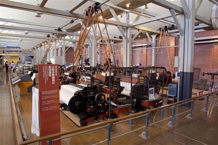 豊田自動織機製作所創立の契機となり、現在のトヨタグループ生成の礎となったＧ型自動織機の動態展示。トヨタ産業技術記念館