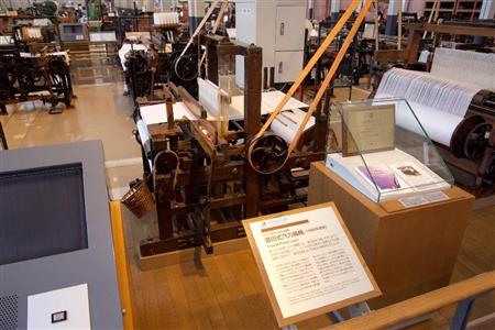 同織機の別アングル。トヨタ産業技術記念館