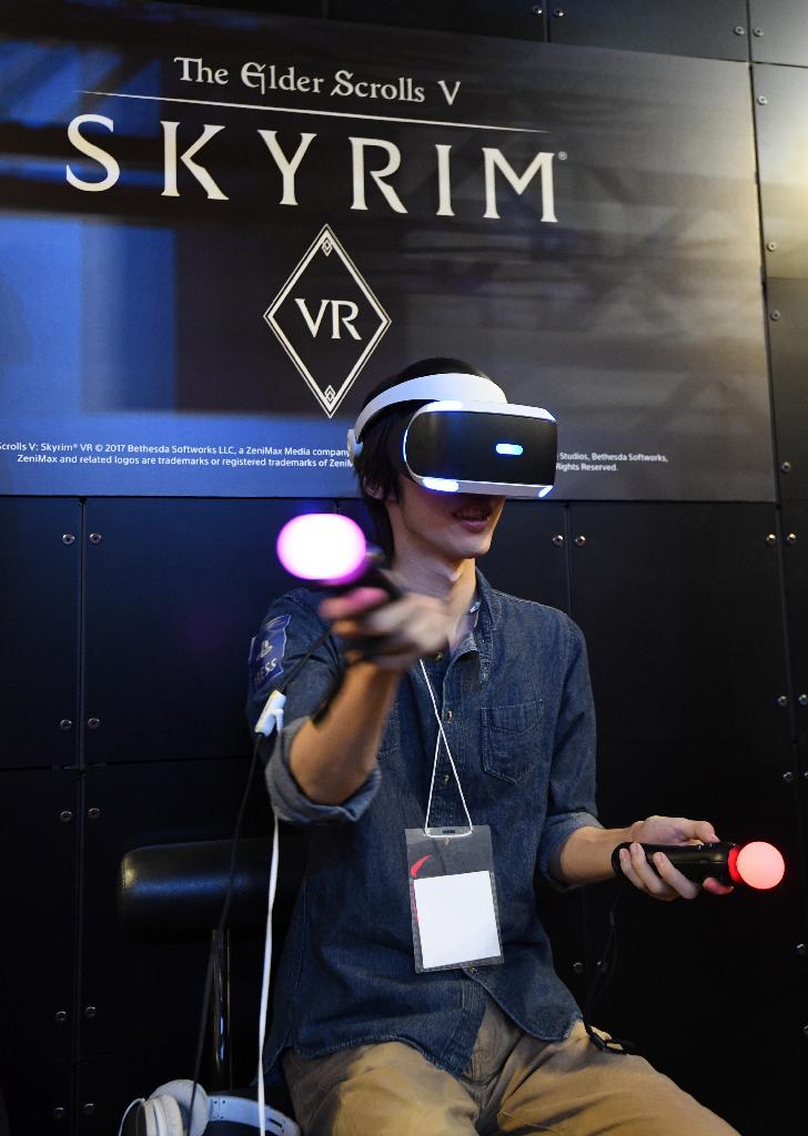 「ＴＯＫＹＯＧＡＭＥＳＨＯＷ２０１７」ソニー・インタラクティブエンタテイメントジャパンアジアのＶＲゲーム＝２１日午前、幕張メッセ（宮川浩和撮影）