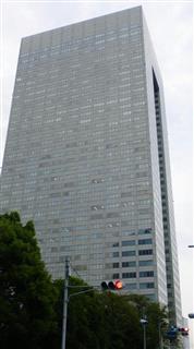 東芝本社が入るビル＝２０日、東京都港区