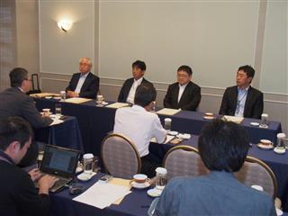 アドバイザー制度は、政府の政策の一つとして明記された