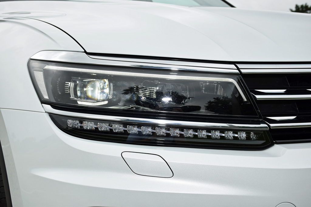 秀逸なデザインが目を引く、ティグアンのＬＥＤヘッドライト