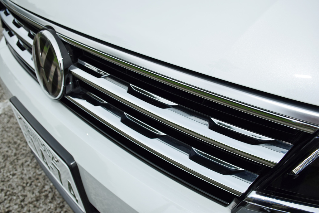精巧に作り込まれたフロントグリル