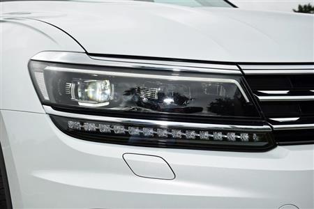 秀逸なデザインが目を引く、ティグアンのＬＥＤヘッドライト