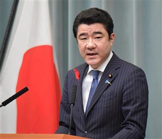 記者会見する野上浩太郎内閣官房副長官＝１１日午前、首相官邸（斎藤良雄撮影）