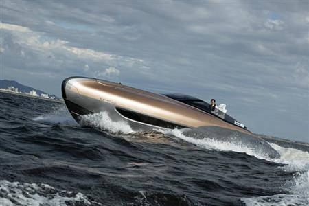 波を切り裂く「レクサス・スポーツヨット・コンセプト」