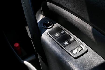 パワーウインドーの操作スイッチ