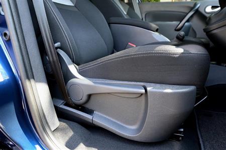 運転席のシートリフター