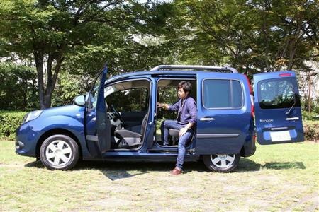 座面が高いため、自然な姿勢で乗り降りができる