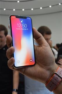 ｉＰｈｏｎｅＸ（アイフォーンテン）（小雲規生撮影）