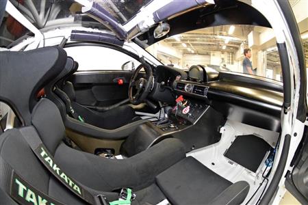 ダッシュボードの造形以外、ベース車のＲＣＦと類似するものは何一つない