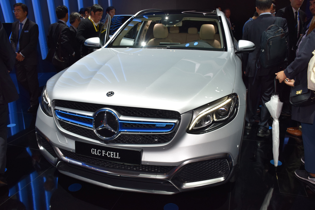 メルセデス・ベンツの燃料電池車（ＦＣＶ）、ＧＬＣＦ－ＣＥＬＬ