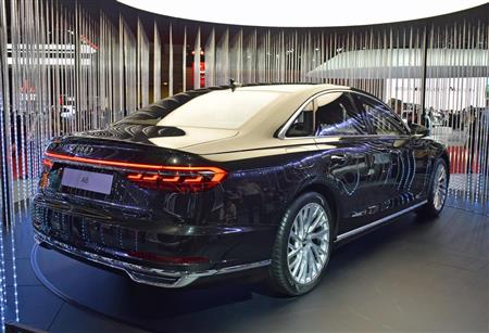 アウディのＡ８