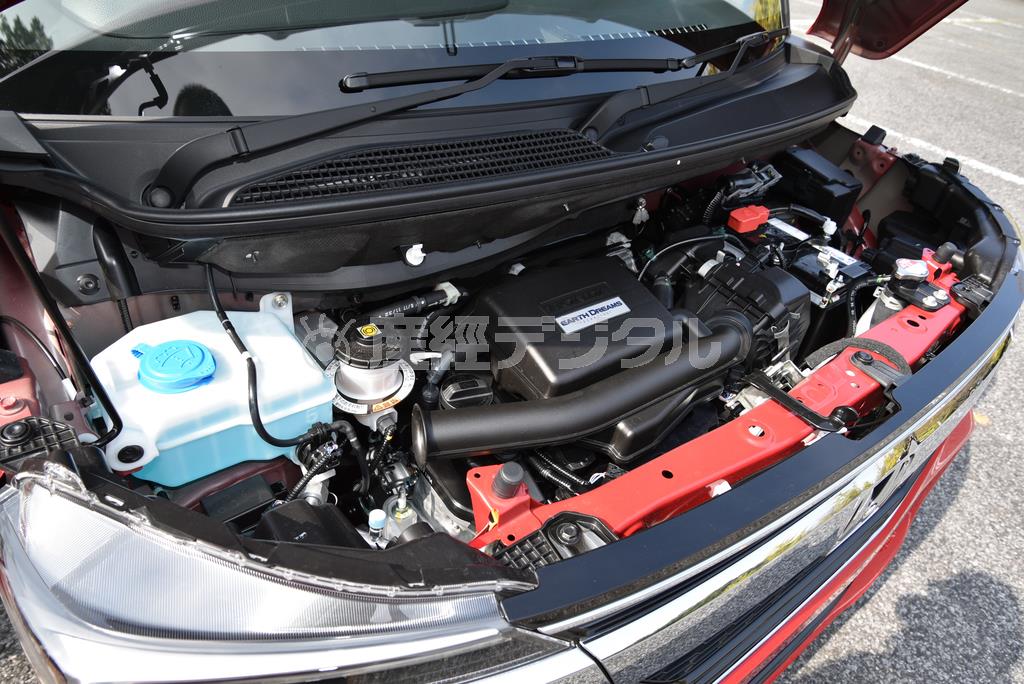 自然吸気の６６０ｃｃエンジンは低速から十分なトルクを発揮。街乗り主体ならターボなしでも不足を感じない。ホンダ・Ｎ－ＢＯＸカスタム