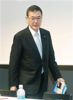 決算発表の記者会見に臨むスバルの吉永泰之社長=6日午後、東京都港区 決算発表の記者会見に臨むスバルの吉永泰之社長=6日午後、東京都港区