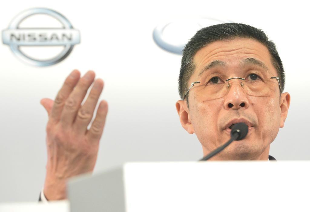 記者会見する日産自動車の西川広人社長＝８日午後、横浜市