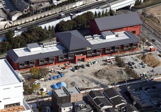 学校法人「森友学園」の小学校建設用＝３月、大阪府豊中市（本社ヘリから、柿平博文撮影）