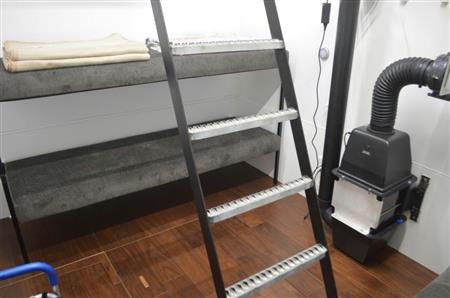 内部ゆったり核シェルター 米国製 鹿児島の建設会社が販売 Sankeibiz サンケイビズ