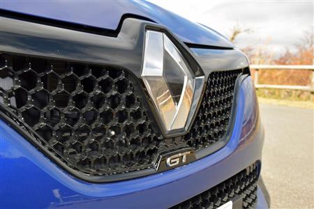 大きなロザンジュ（ひし形）のエンブレムと「ＧＴ」のマーク