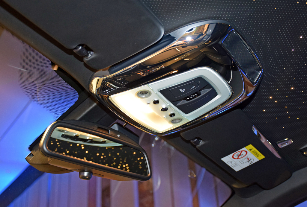 「レイス」のルームランプ