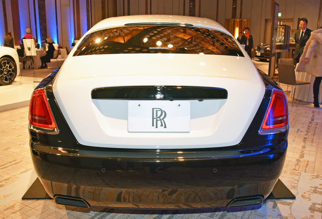 ロールス・ロイスのクーペ「レイス」（ブラック・バッジモデル）