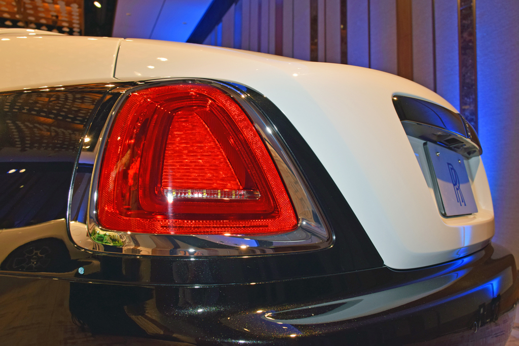 ロールス・ロイスのクーペ「レイス」（ブラック・バッジモデル）