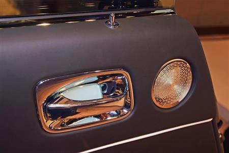 金属製のインナーハンドルとスピーカー