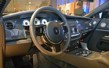 「レイス」の運転席周り（ブラック・バッジモデル）