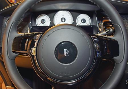 「レイス」のステアリングホイール（ブラック・バッジモデル）