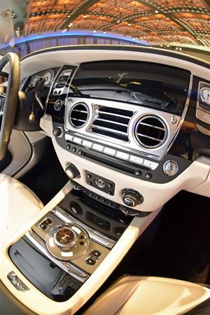 職人技が光る「レイス」のインパネ周り