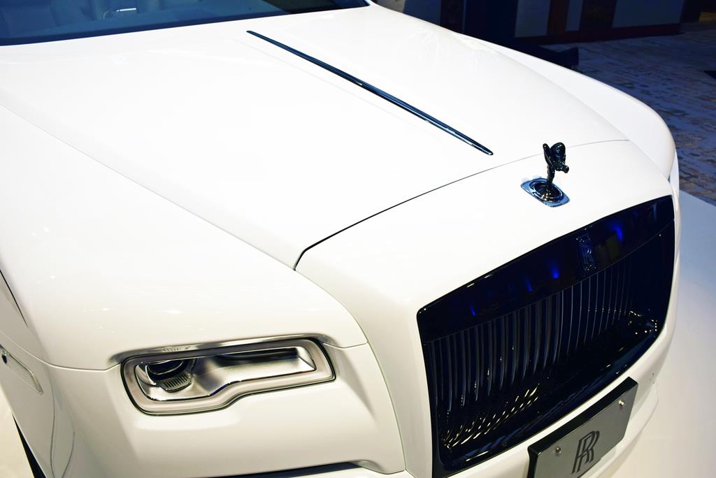 ロールス・ロイスのコンバーチブル「ドーン」（ブラック・バッジモデル）